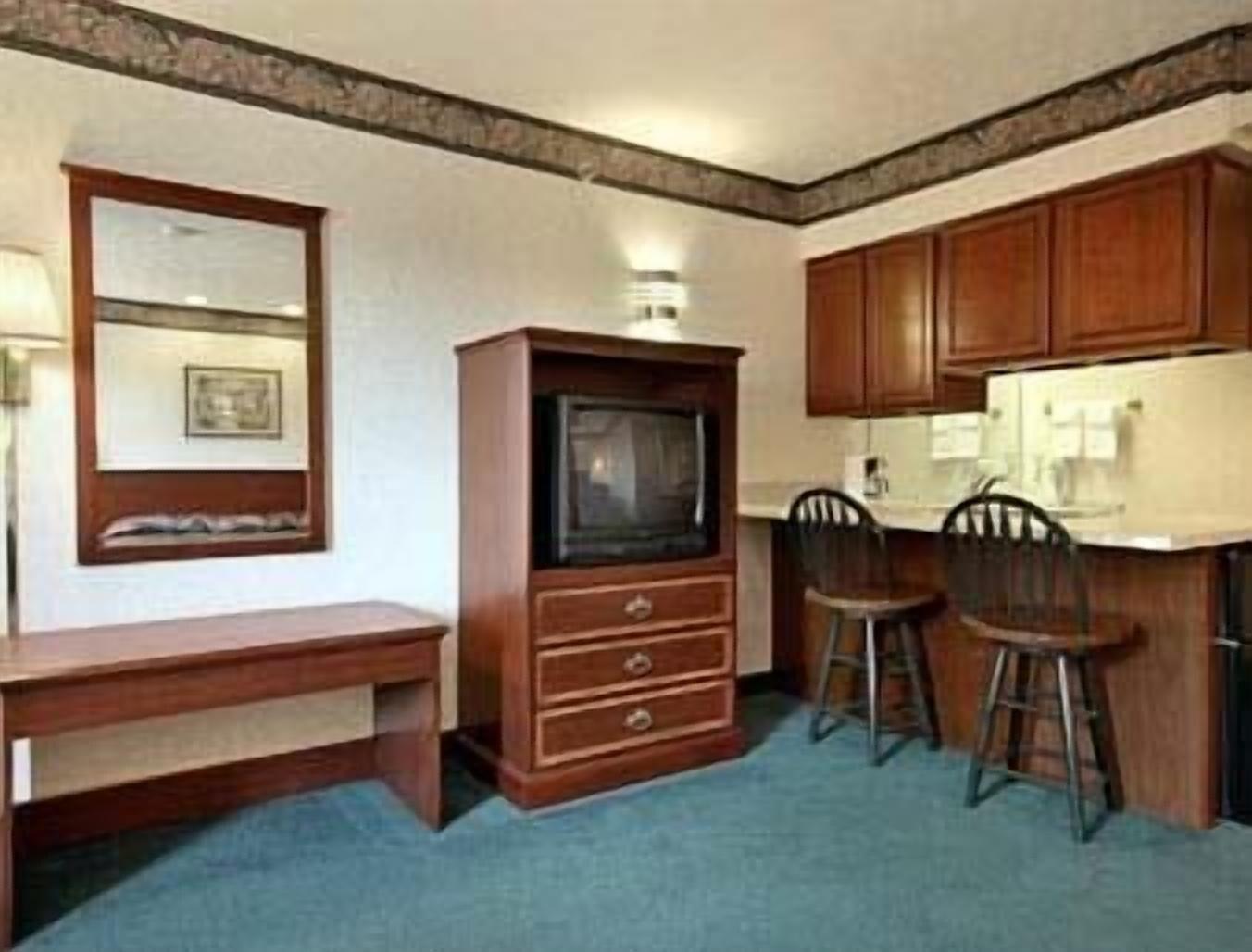 Ramada By Wyndham Strasburg Dover Экстерьер фото